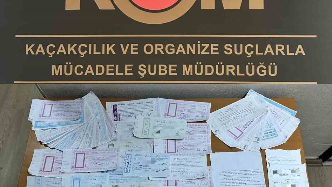 Mersin’de tefecilik operasyonu: 8 gözaltı, 111 senet ele geçirildi