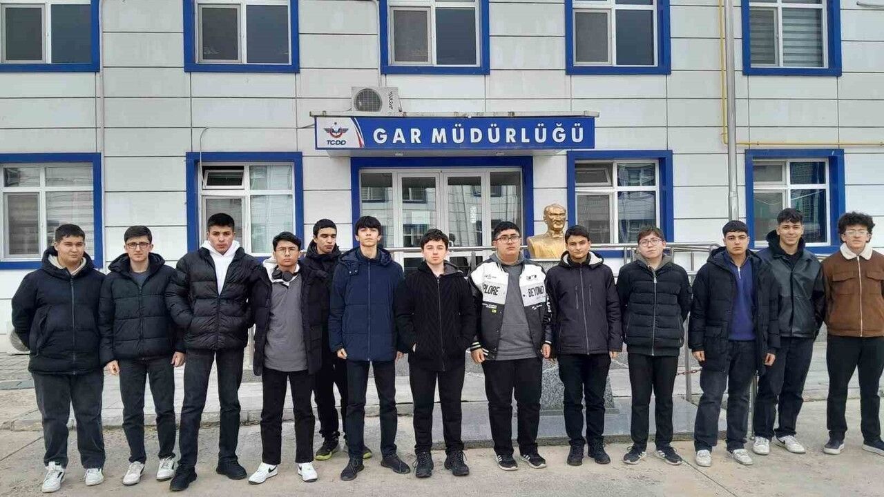 Meslek Lisesi Öğrencileri Eskişehir'de Teknoloji Odaklı Yerli Üretimi İnceledi