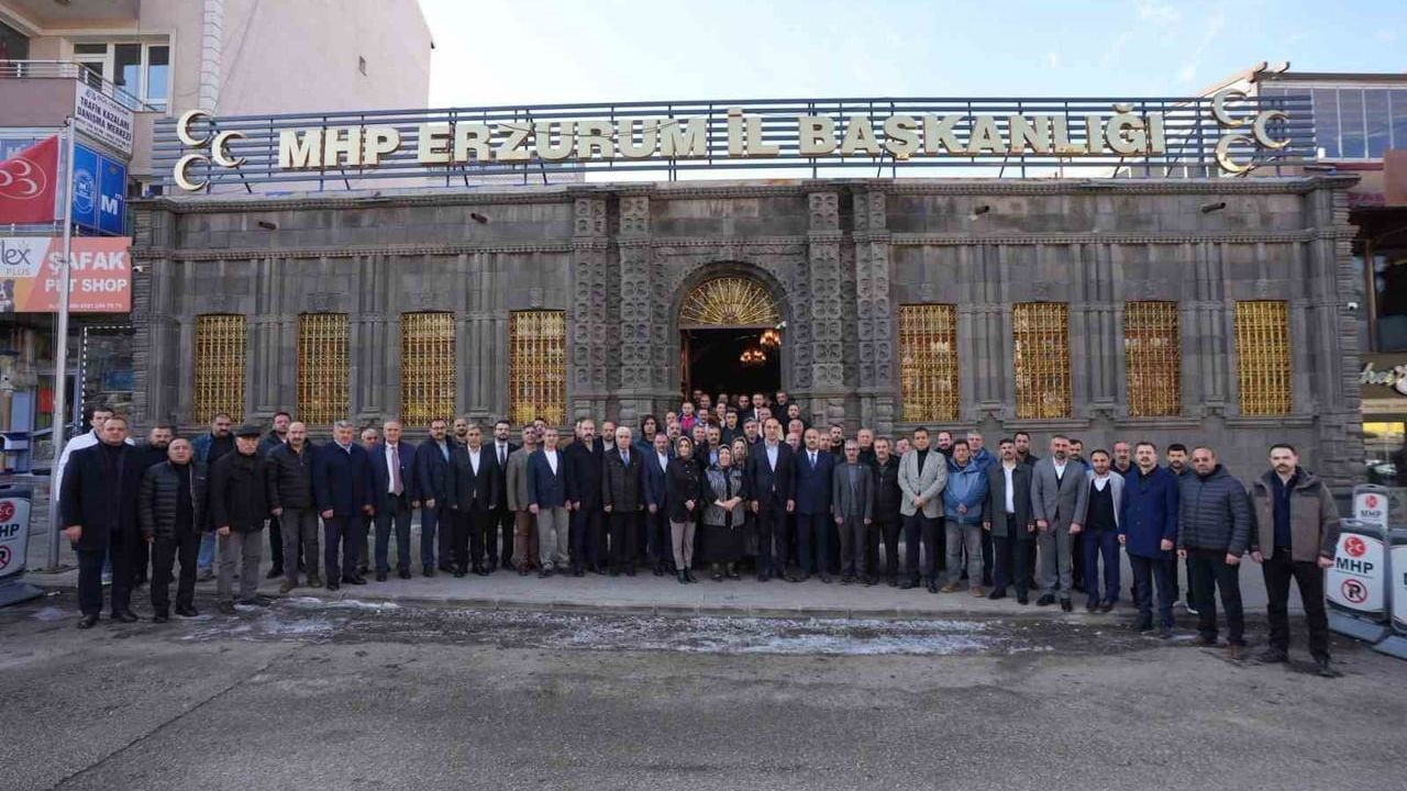 MHP Erzurum İl Başkanlığı’nda sendikalarla kahvaltıda birlik ve istişare vurgusu