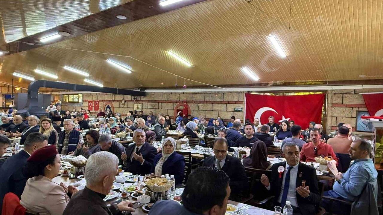 MHP Kemalpaşa’da şehit aileleri ve gazilerle dayanışma kahvaltısı