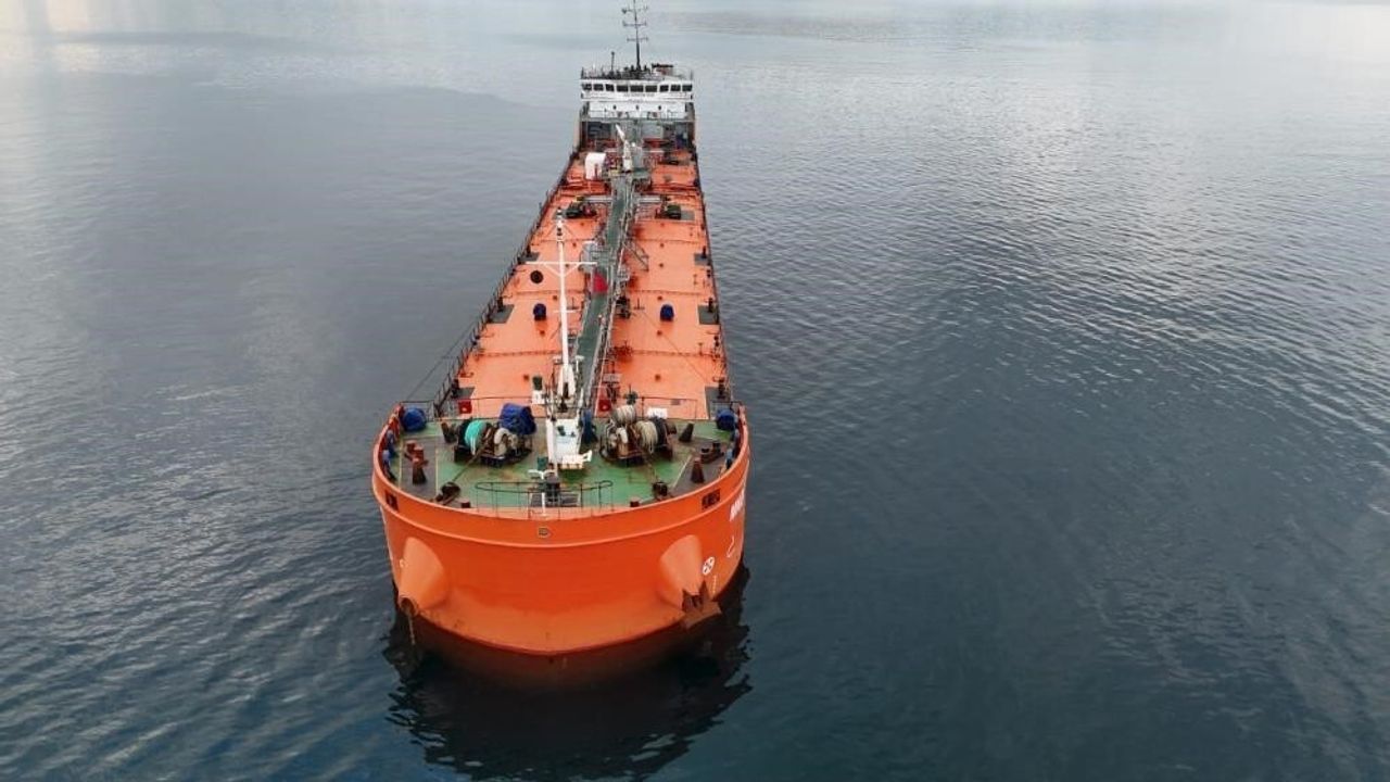 MIDVOLGA-2 Tankeri Sinop Açıklarında Uzman Ekipleri Bekliyor