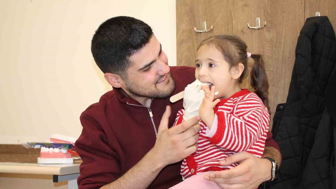 Midyat'ta özel eğitim öğrencilerine ağız ve diş sağlığı ziyareti