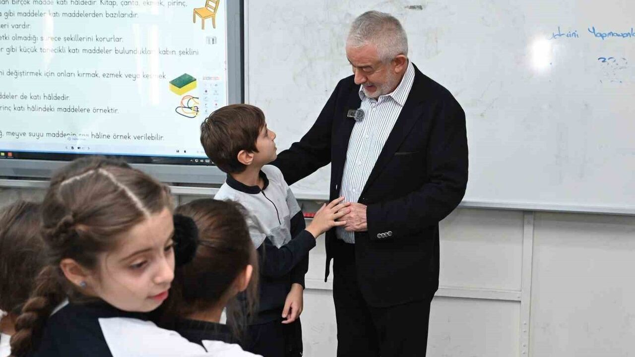 Minik başkanın sözü yerine getirildi: Başdeğirmen Naşide Halil Gelendost Okulunu ziyaret etti