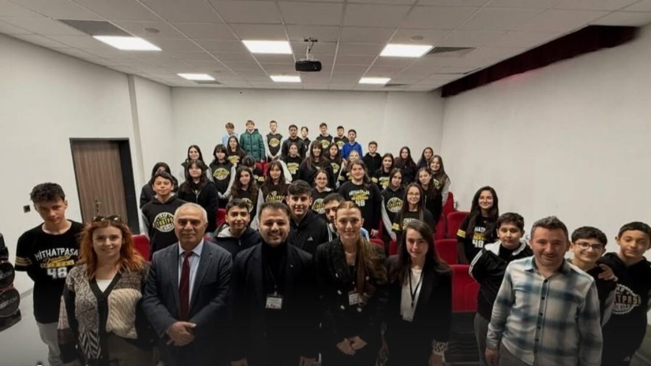Mithatpaşa Ortaokulu'nda Bilim Odaklı Buluşma
