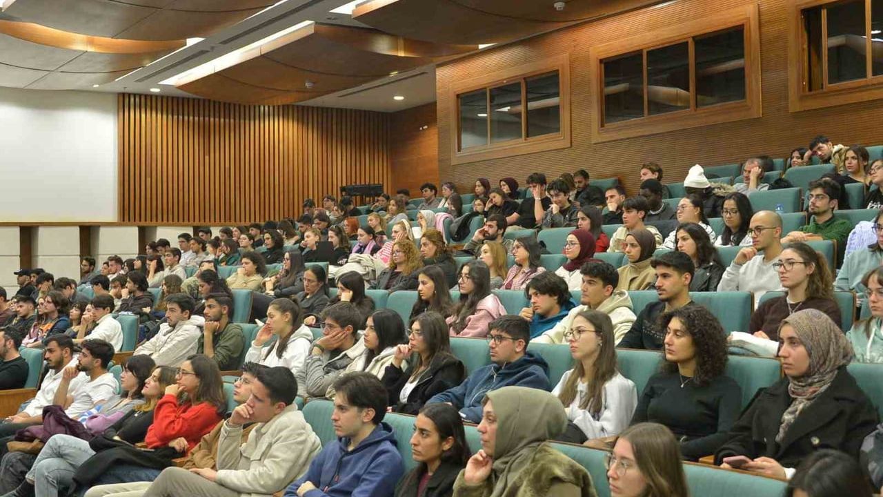 MSKÜ'de Erasmus+ Tanıtım Semineriyle Öğrencilere Uluslararası Fırsatlar Anlatıldı