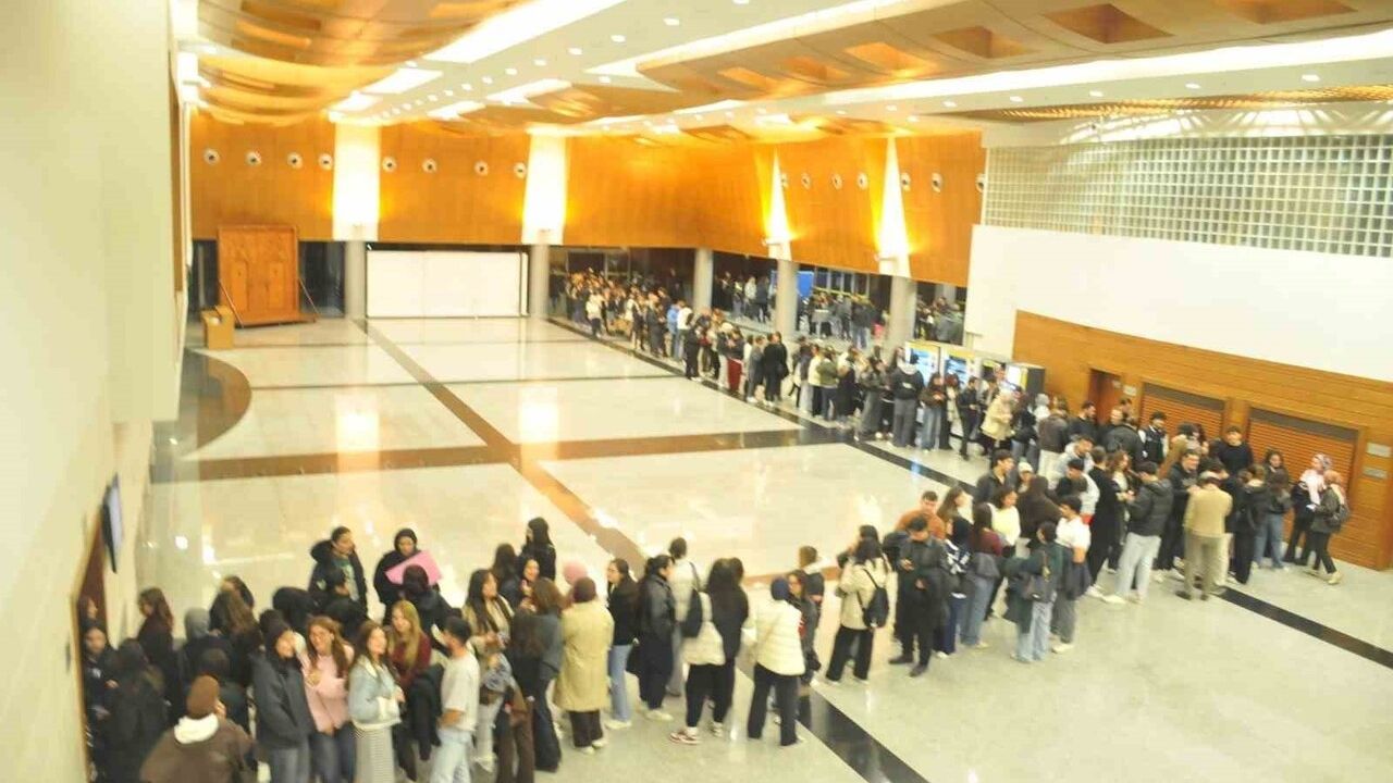 MSKÜ'de 'Matmazel Julie' Atatürk Kültür Merkezi'nde sahnelendi