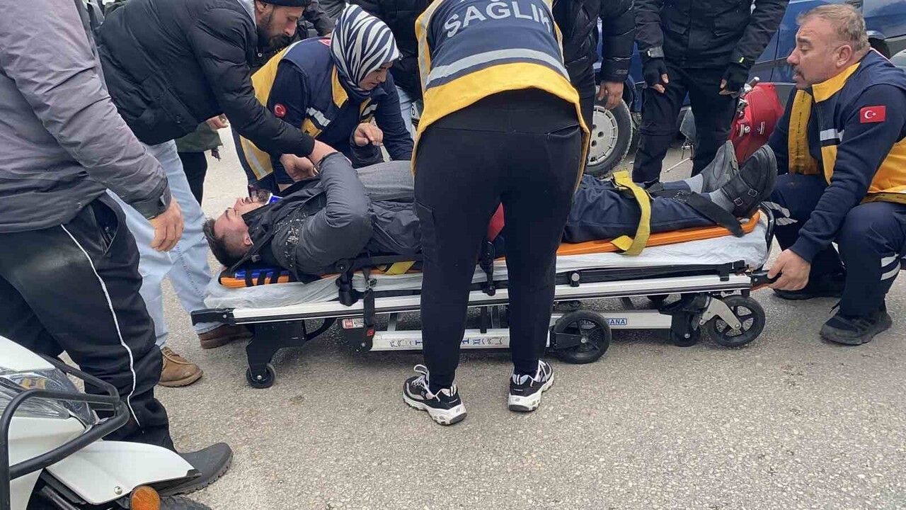 Mudanya'da motosikletle otomobil çarpıştı: Sürücü ağır yaralandı