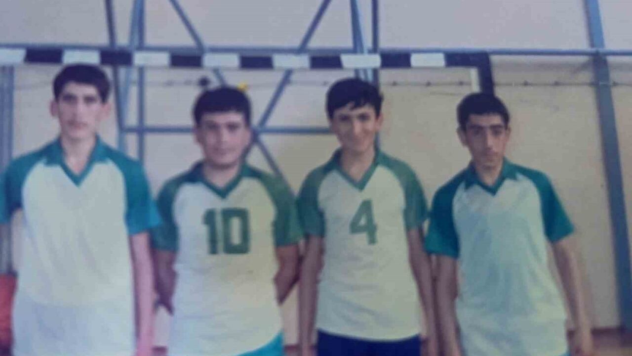 Müdür Hasan Kırteke yönetiminde Manavgat Anadolu İHL voleybolda iki kupa kaldırdı