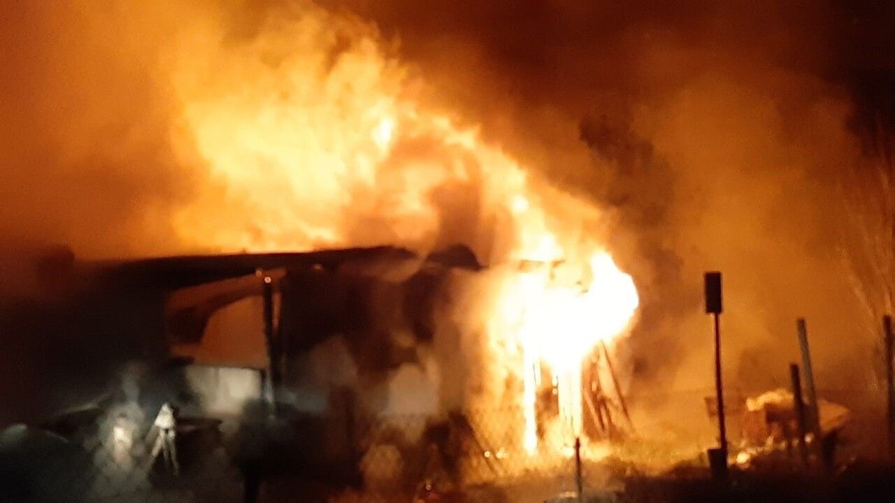 Mudurnu'da boş hindi kümesinde yangın; sahibinin sözü dikkat çekti