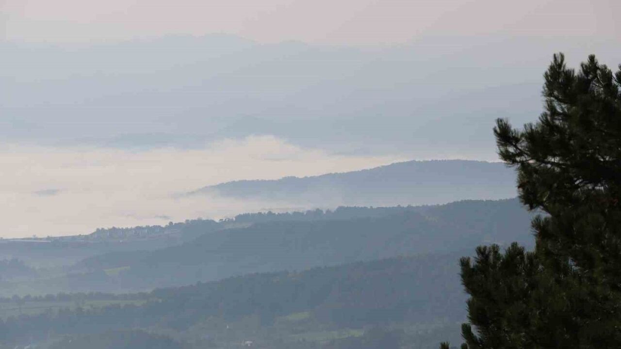 Mudurnu'da sabah sisinin yarattığı kartpostallık manzara