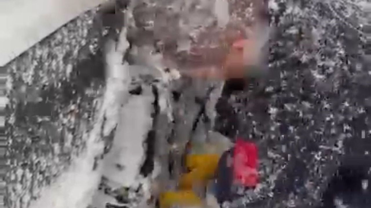 Mudurnu'da sağlık ekipleri kar altında hastaya ulaşmayı başardı