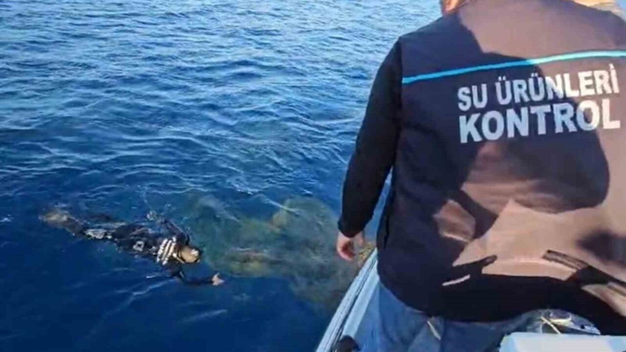 Muğla'da denizlerden hayalet ağ temizliği: 1500 m ağ çıkarıldı
