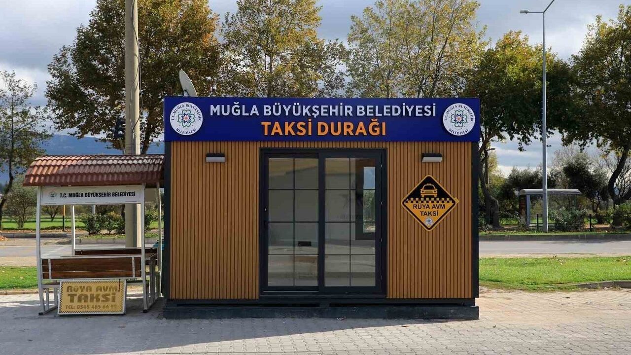 Muğla’da Makine ve İkmal Tesisi üretimi modern taksi durakları hizmete alındı