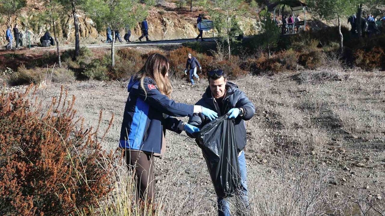 Muğla'da temizlik seferberliği Ula Göleti'nde başladı