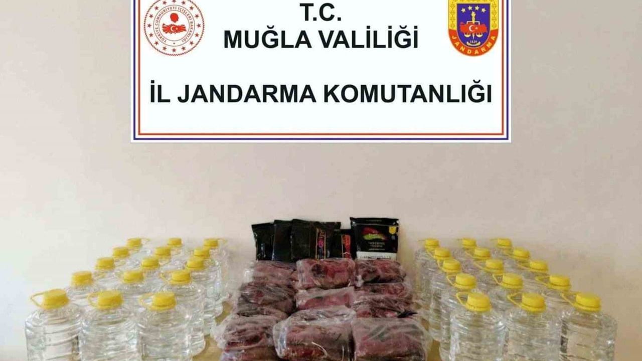 Muğla'da yeni yıl öncesi 1 ton 235 litre kaçak içki ele geçirildi