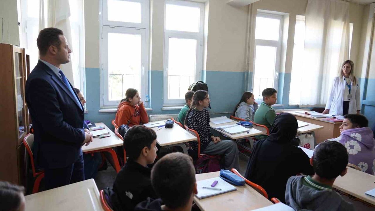 Muğla İl Milli Eğitim Müdürü Emre Çay, Köyceğiz’de Toparlar Okullarını Ziyaret Etti