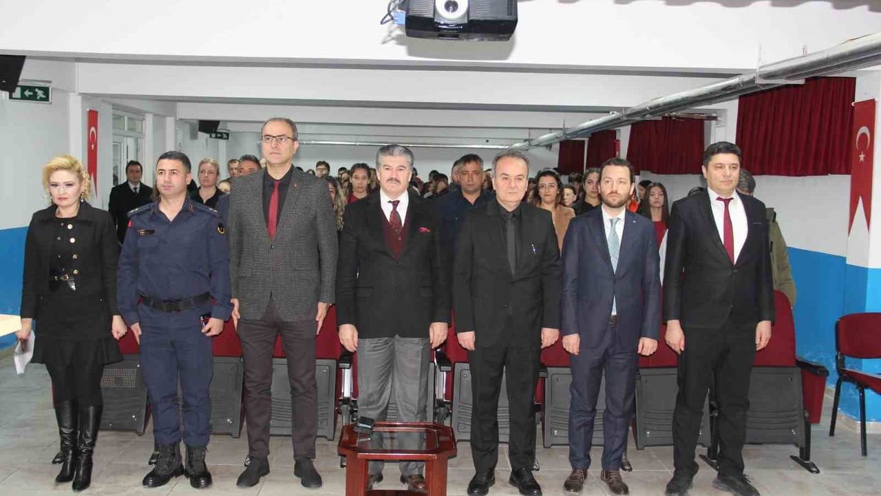 Murat Atılgan Ortaokulu'nda 'Dünya Türk Dili Ailesi Günü' Etkinliği