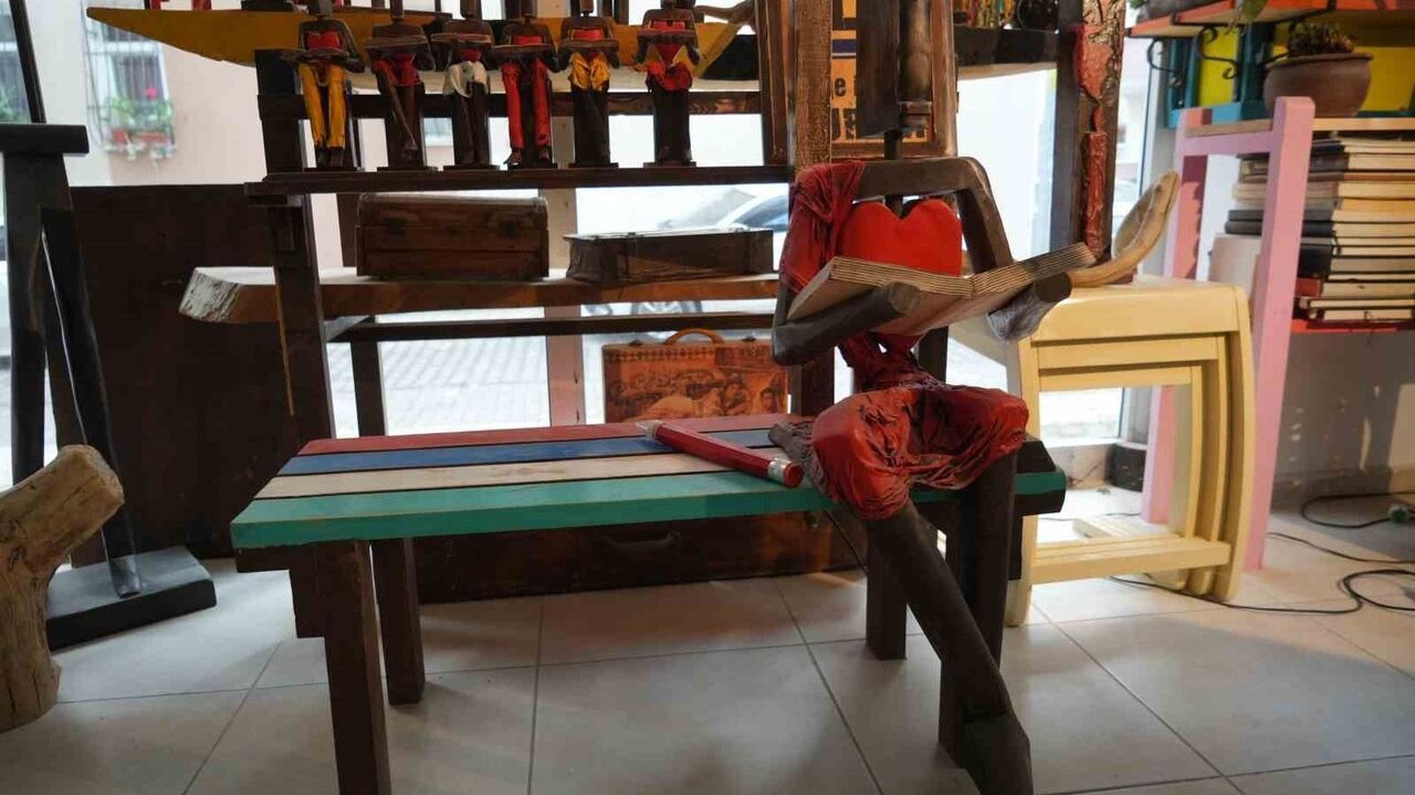 Murat Dölek'in Tahta Yürek'i: Ailevi Kalp Hastalığını Sanata Dönüştürdü