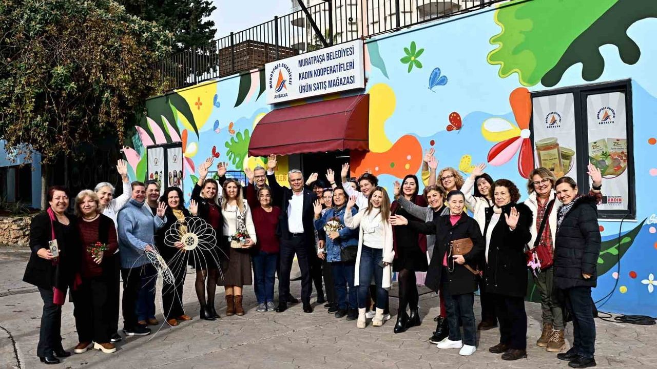 Muratpaşa’da Kadınlara Yönelik Kapı Süsü Atölyesi