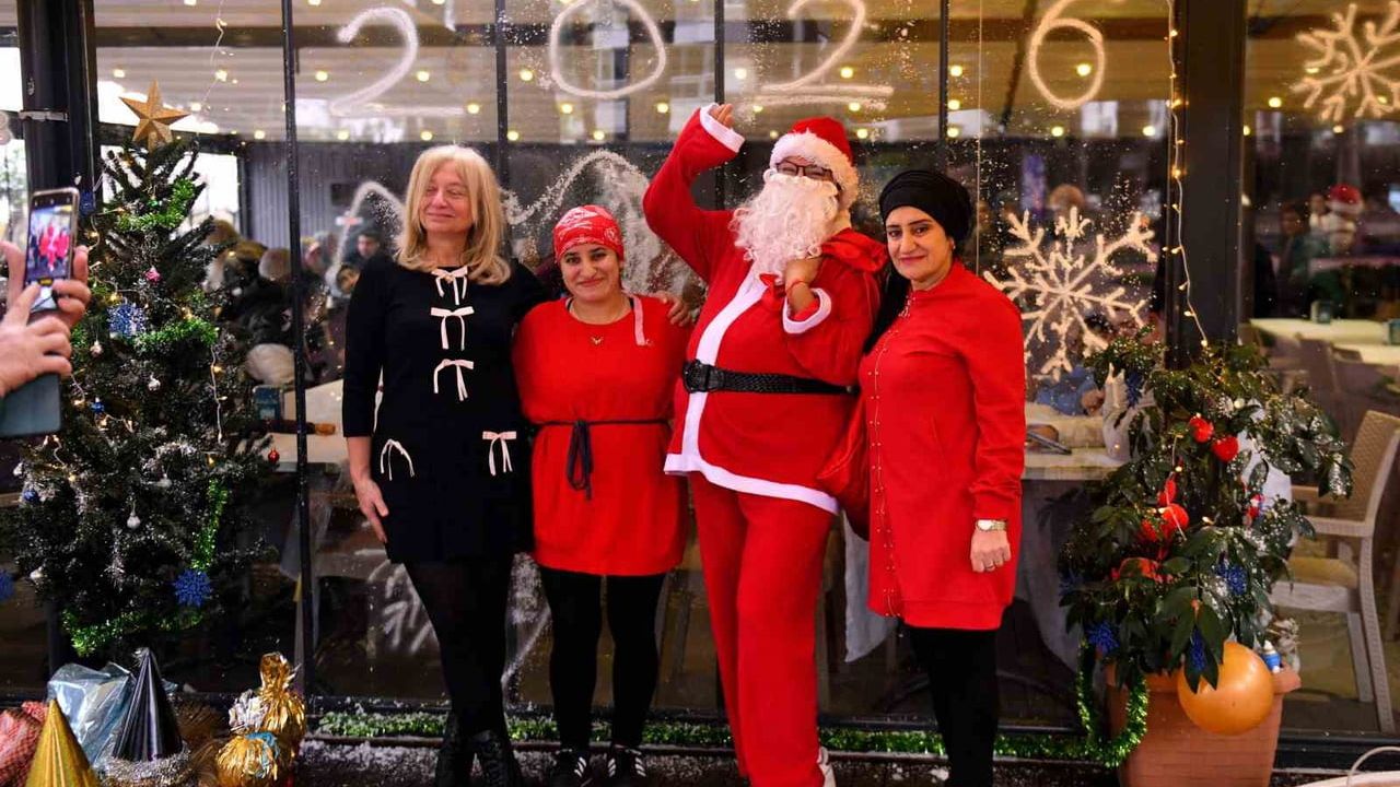 Muratpaşa Engelsiz Kafe’de yeni yıla birlikte merhaba