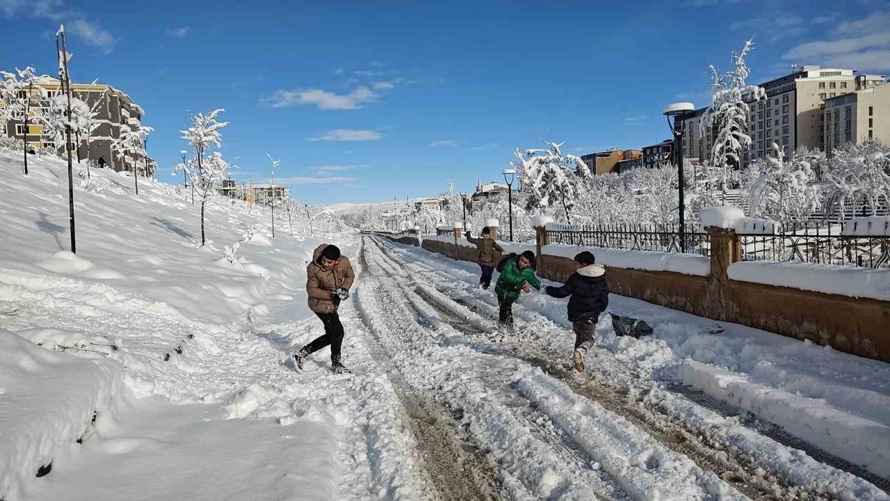 Muş'ta eğitime kar engeli: 29 Aralık 2025'te 1 gün ara