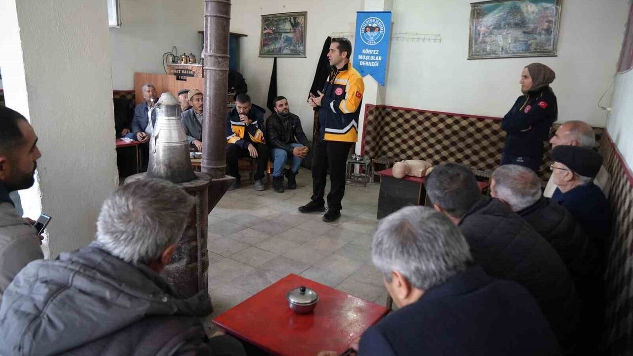Muş'ta köylere ilk yardım farkındalık eğitimi başladı