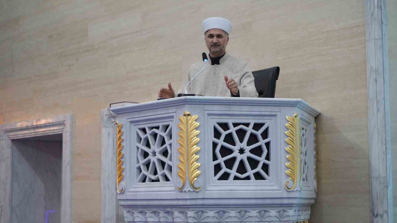 Muş'ta Regaip Kandili coşkusu: Camilerde dualar yükseldi