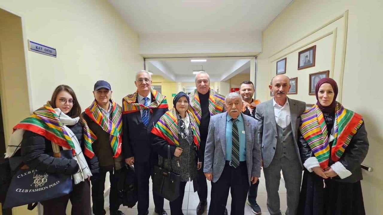 Namaz: Örf ve adetlerimizi kendi imkânlarımızla yaşatıyoruz