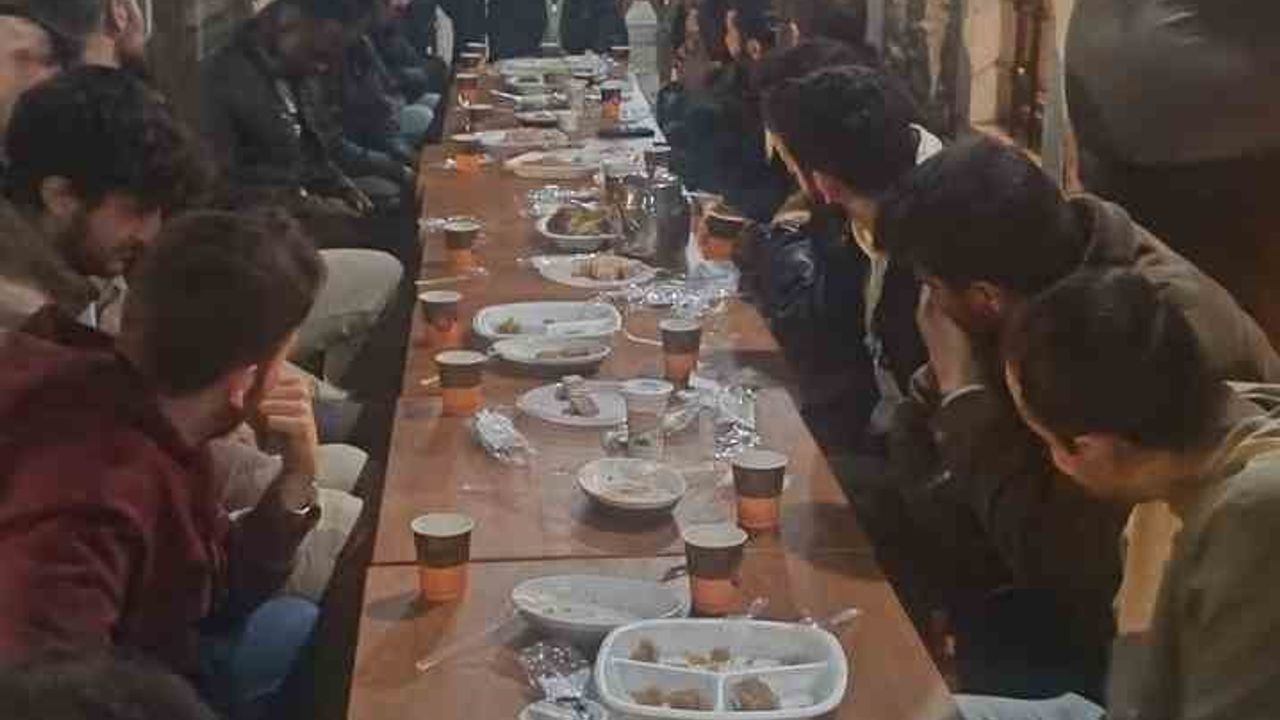 Nasuh Paşa Külliyesi'nde üniversiteli gençler bir araya geldi