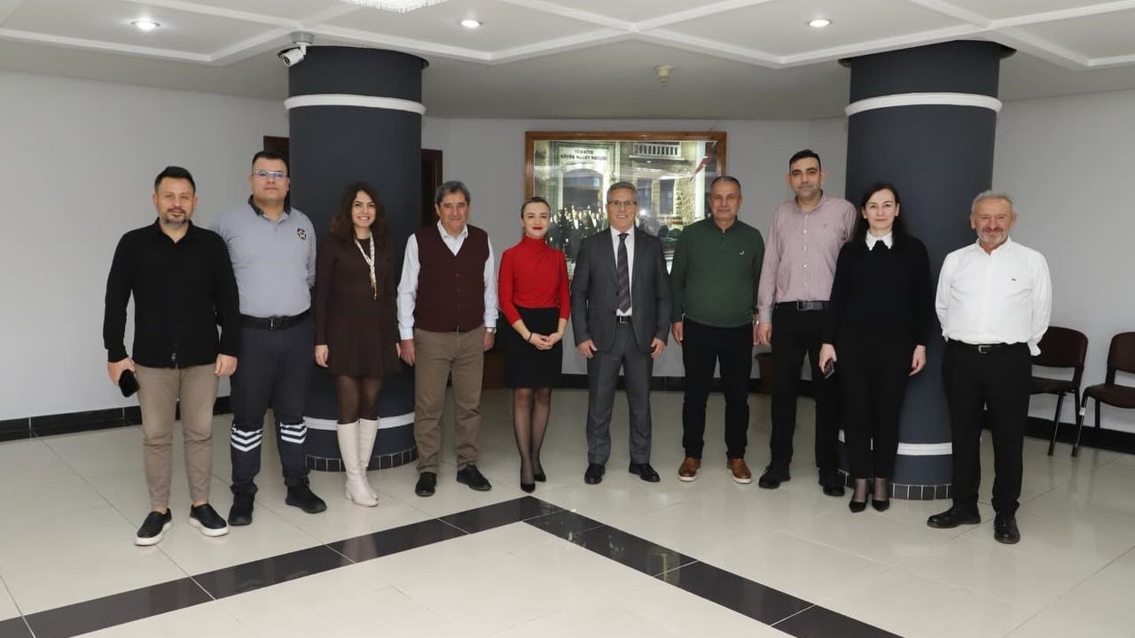 Nazilli Belediye Başkanı Dr.Ertuğrul Tetik personelinin yeni yılını kutladı