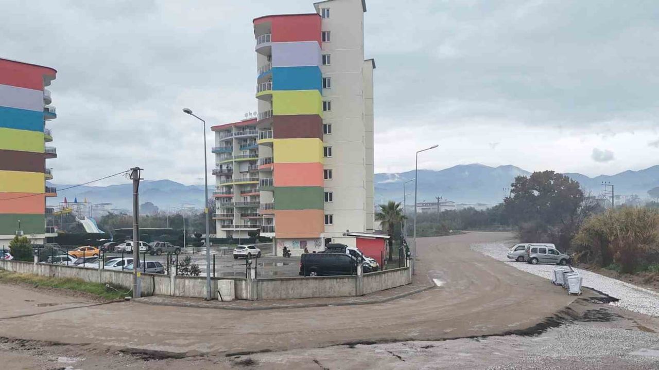 Nazilli Belediyesi, Yeşil Mahalle 680 Sokak’ta 5 bin m² yol yeniledi