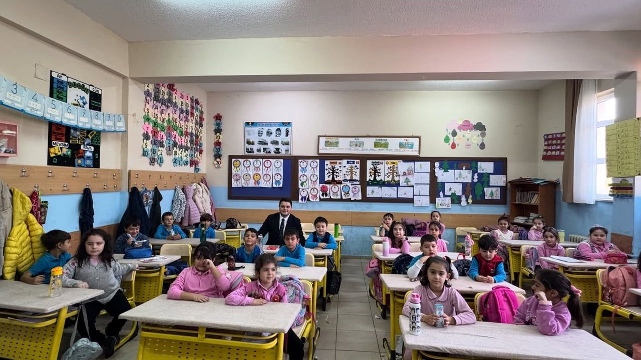 Nazilli’de Ülkü Ocakları’ndan ilkokul öğrencilerine ağız ve diş sağlığı desteği