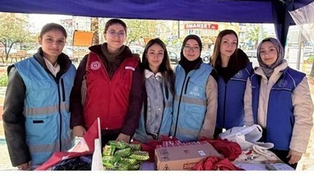 Nazilli'de yurt öğrencilerinden bağımlılığa farkındalık standı