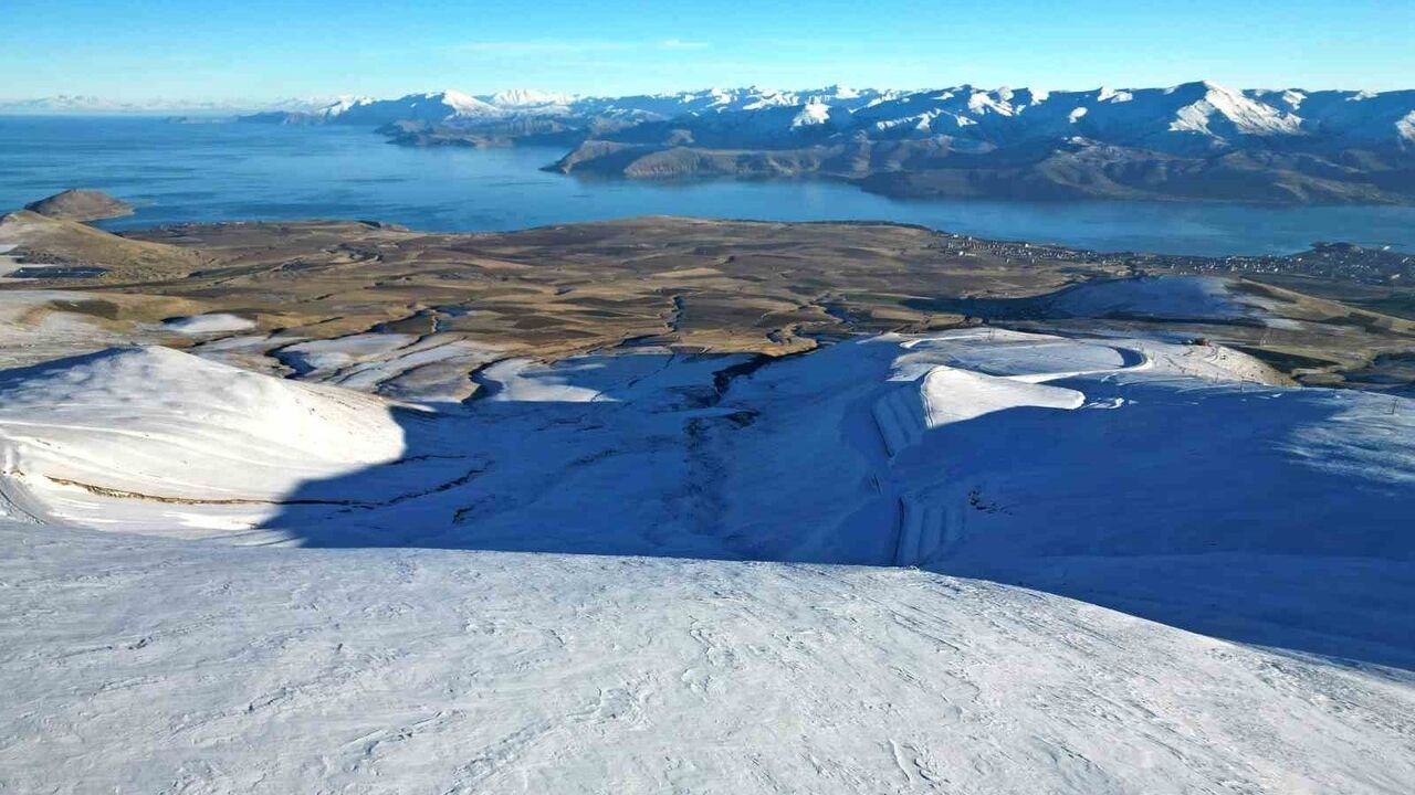 Nemrut, Van Gölü ve Süphan’da kışın kartpostallık görüntüleri