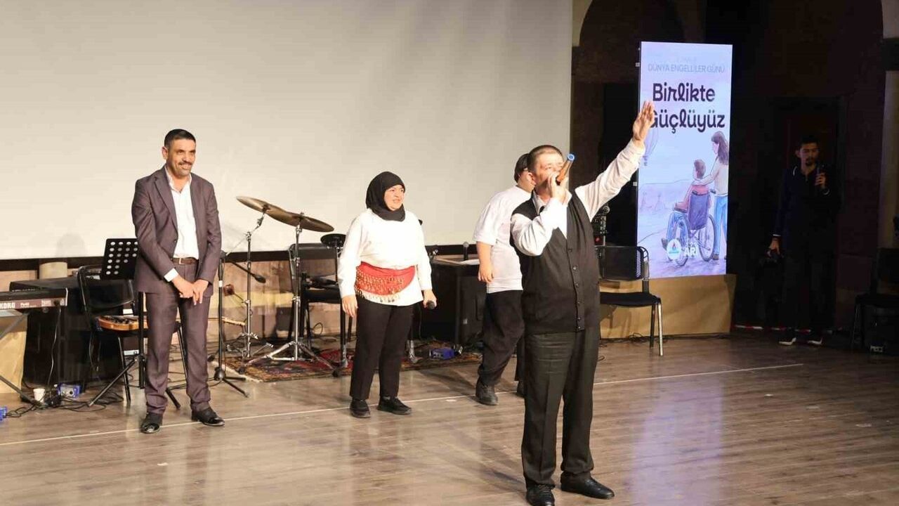 Nevşehir'de 3 Aralık Dünya Engelliler Günü programına yoğun ilgi