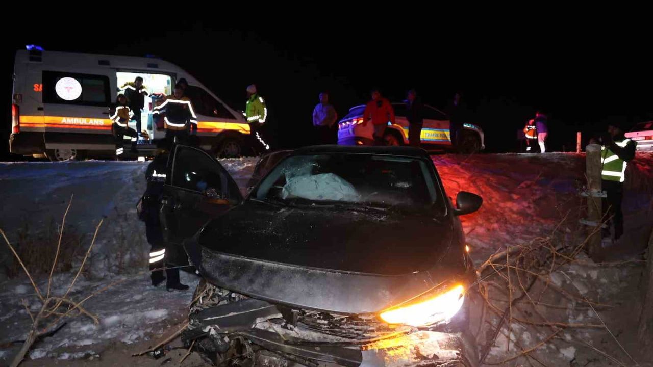 Nevşehir'de alkollü olduğu ihbar edilen otomobil şarampole çarptı: 4 yaralı