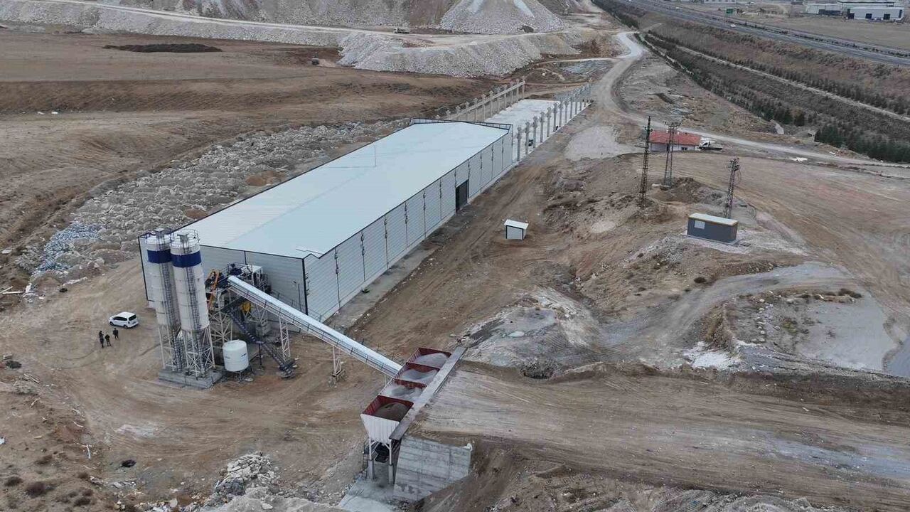 Niğde Belediyesi, beton ve taş üretim tesisini açtı