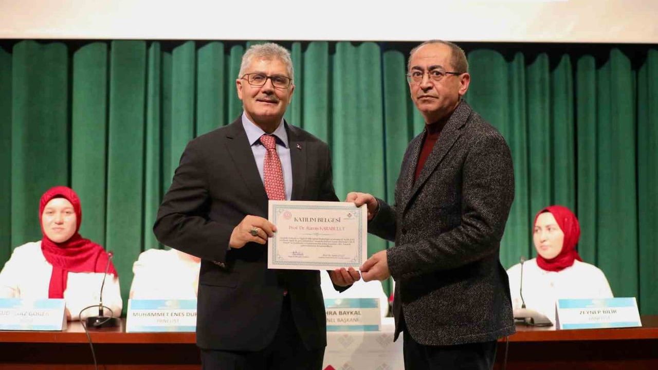 Niğde'de Anadolu Mektebi Yazar Okumaları İl Paneli — Vali Cahit Çelik Konuştu