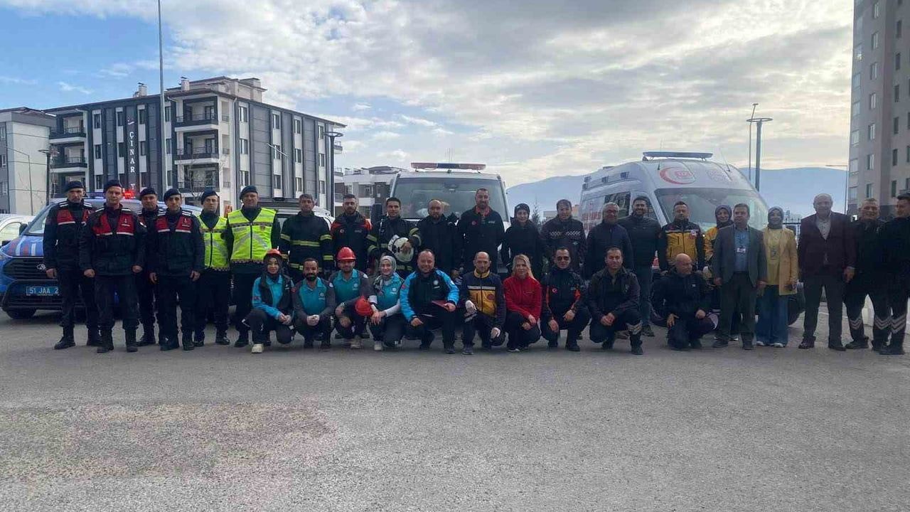 Niğde'de Yerel Düzey Afet Sağlık Grubu Saha Tatbikatı gerçekçiliğiyle öne çıktı