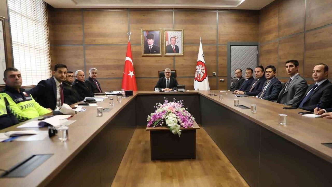 Niğde'de Yılbaşı Tedbirleri Toplantısı