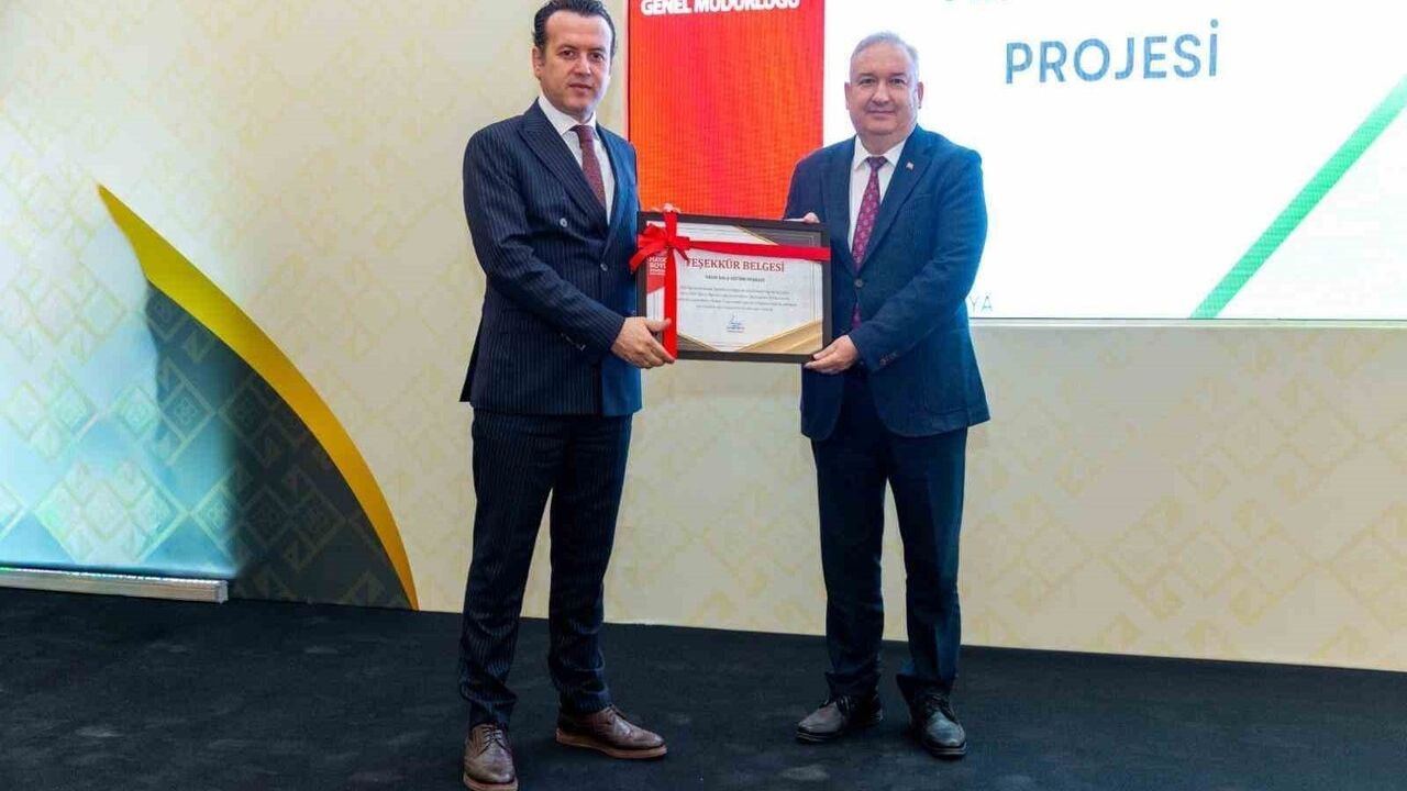 Niğde Halk Eğitimi Merkezi Türkiye’nin En Başarılı 10 Kurumu Arasına Girdi