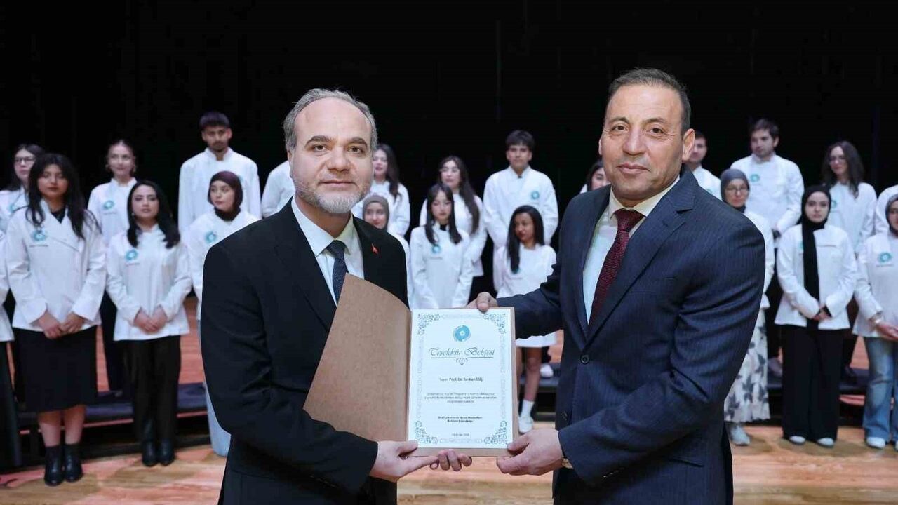 Niğde Ömer Halisdemir Üniversitesi'nde Aşçılık Öğrencilerinin Beyaz Önlük Töreni