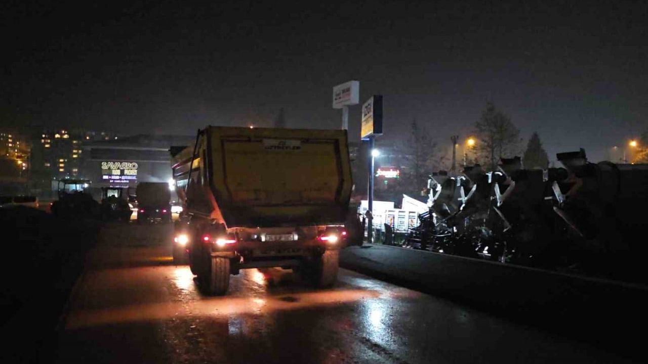 Nilüfer'de Çamlık Bulvarı asfaltlandı — Çınarcık İçme Suyu altyapısı tamamlandı