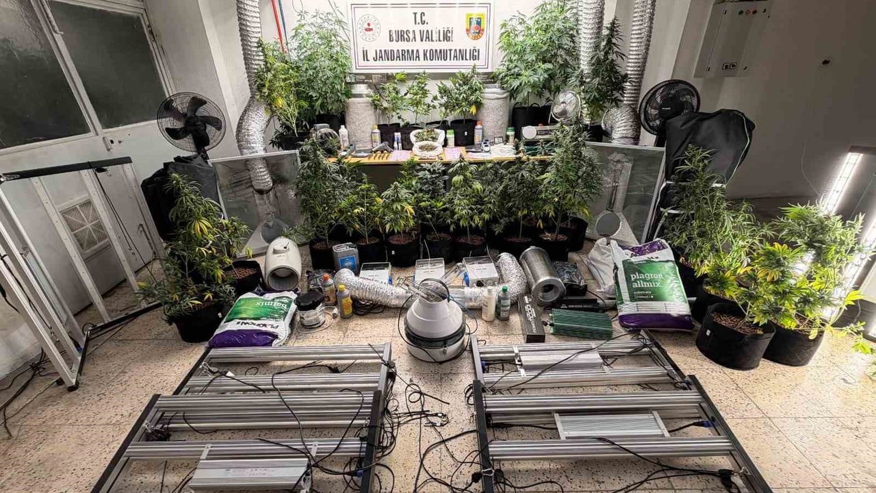 Nilüfer'de ev uyuşturucu imalathanesine çevrildi: Jandarma operasyonu