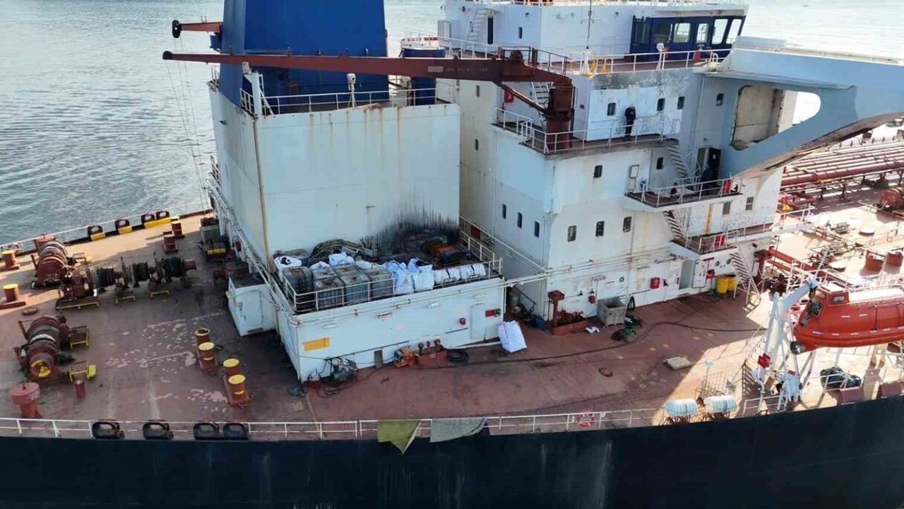 Novorossiysk’te vurulan Arlan tankeri İstanbul Boğazı’ndan geçti