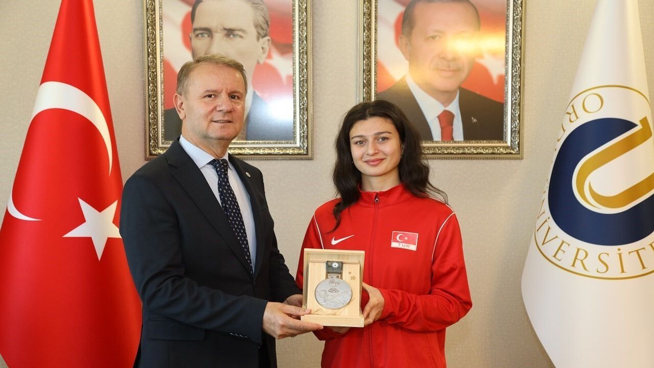 ODÜ'lü İlkim Zehra Yılmaz, Deaflympics'te gümüş madalya kazandı