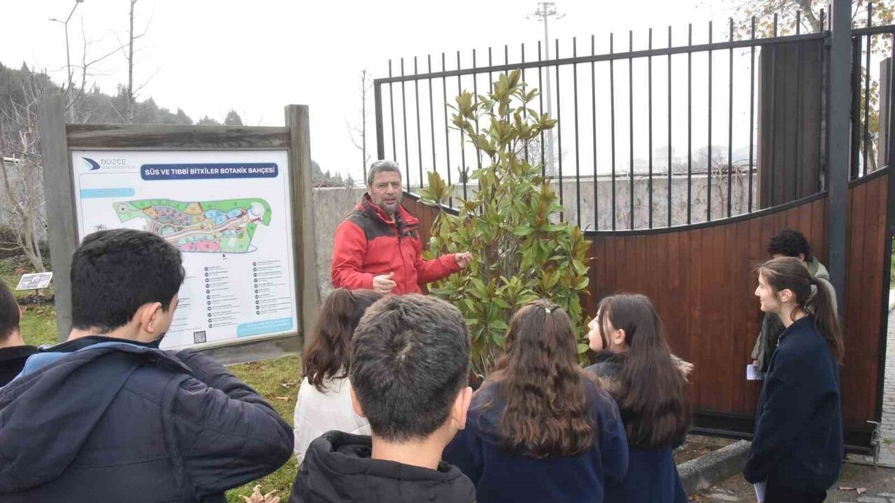 Öğrenciler Düzce Üniversitesi’nin Hayvan Müzesi ve Botanik Bahçesini Gezdi