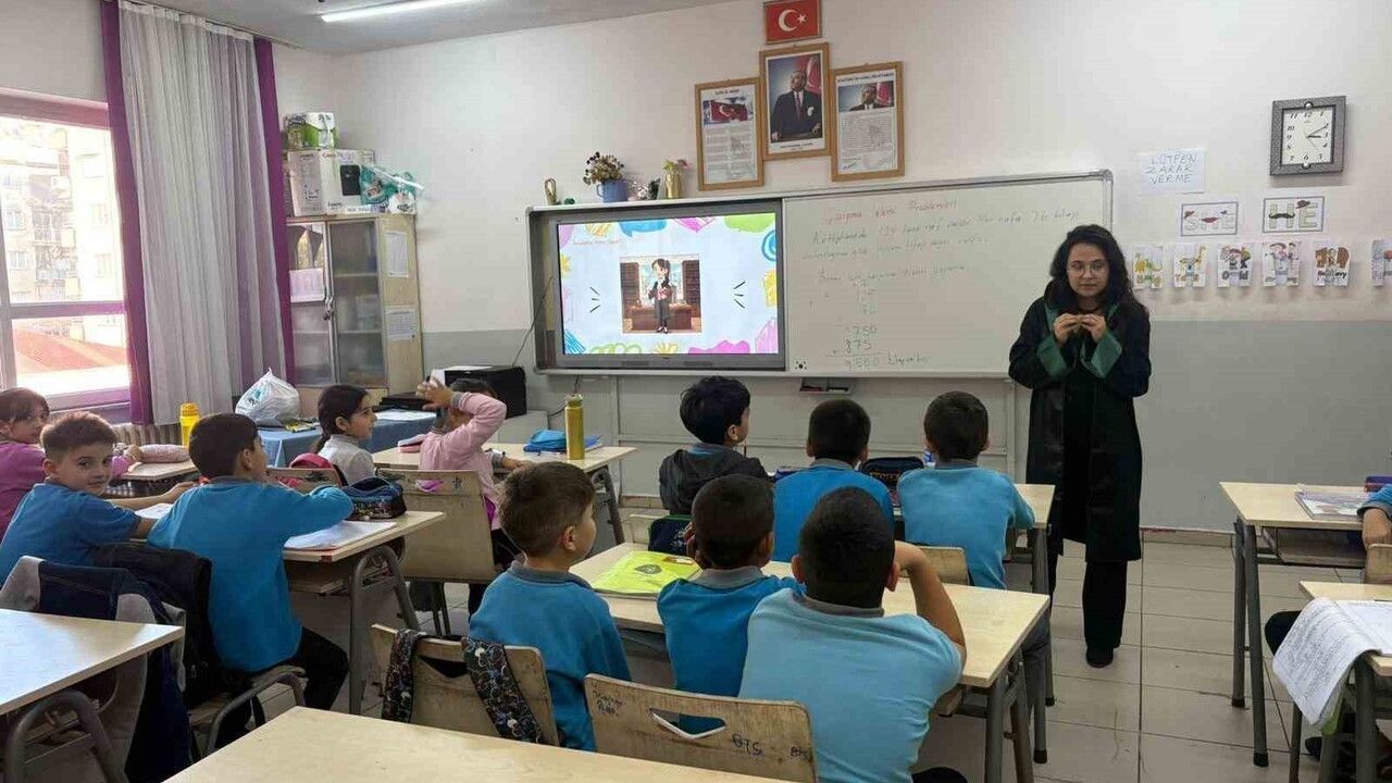 Öğrencilere Avukatlık ve İnsan Hakları Eğitimi