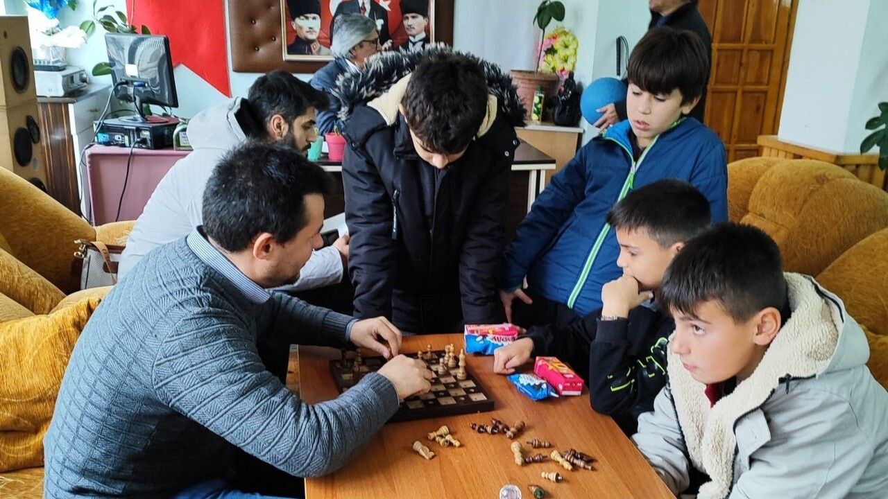 Öğrencilerle görme engelliler arasında empati köprüsü