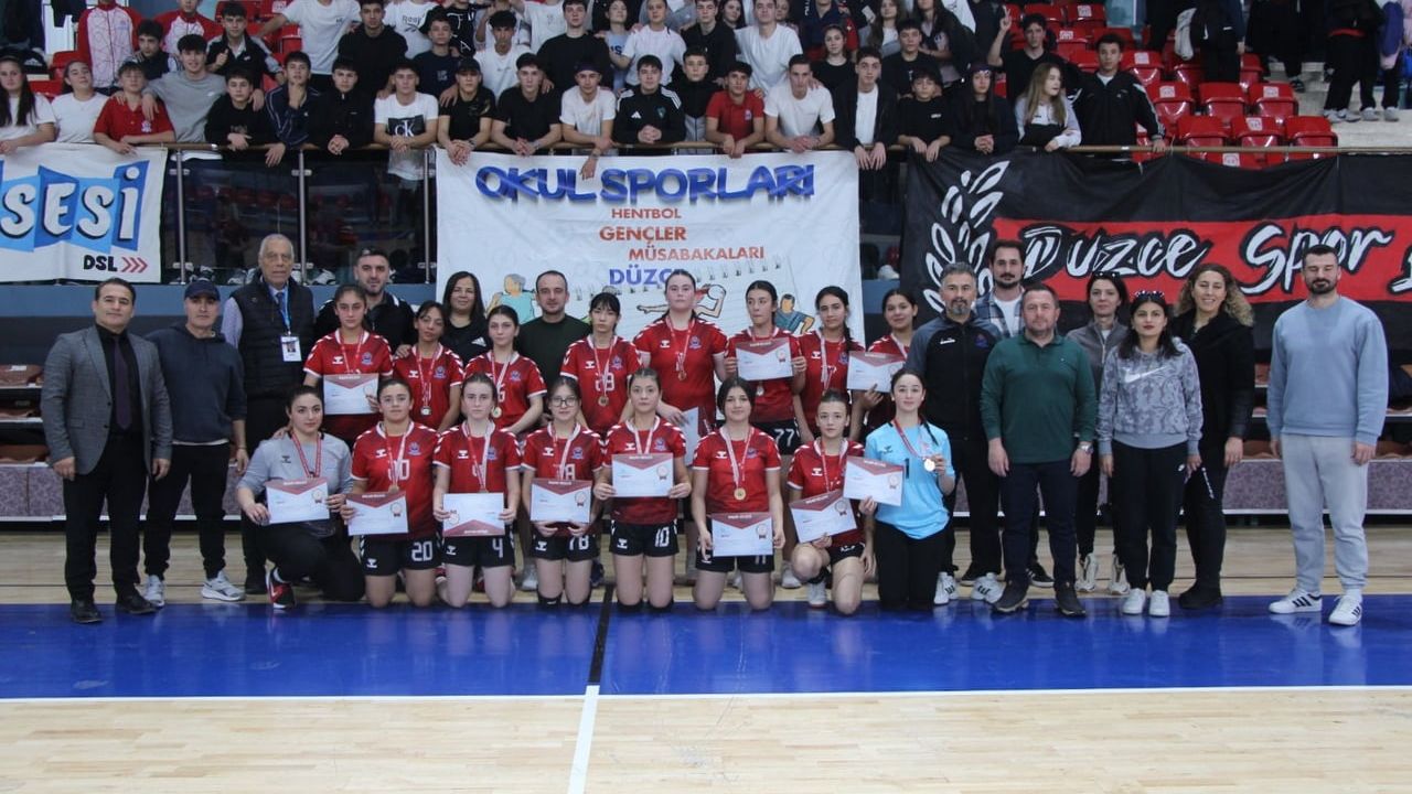 Okul Sporları Hentbol Gençler Grup Müsabakaları Sona Erdi
